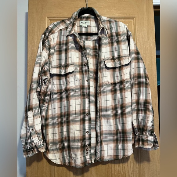 Eddie Bauer Men's Double Pocket Plaid Flannel Button Down Shirt - Picture 1 of 11